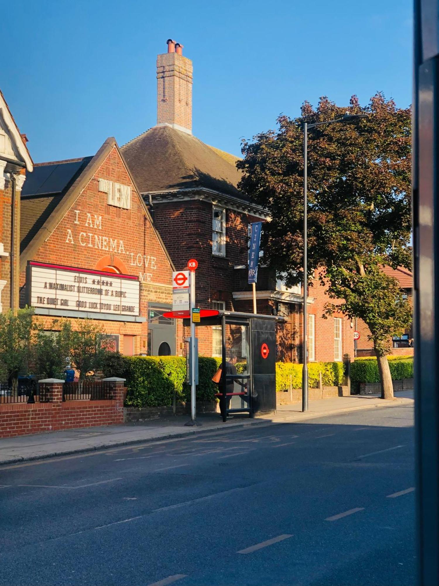 Single Near Bayswater Close To Tube & Bus