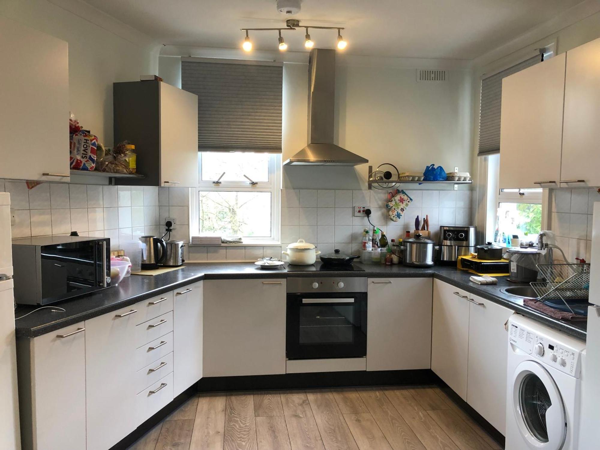 Single Near Bayswater Close To Tube & Bus Guest house London