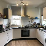 Single Room Near Bayswater Close To Tube & Bus