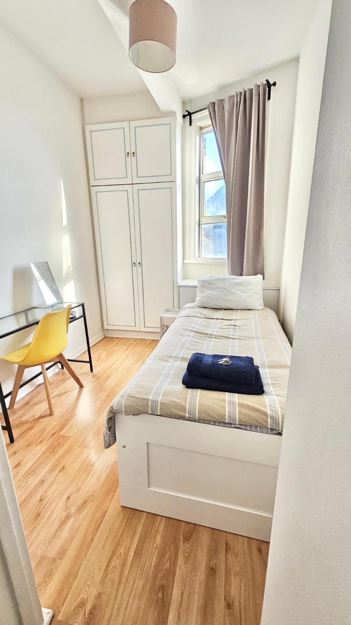 Single Near Bayswater Close To Tube & Bus *